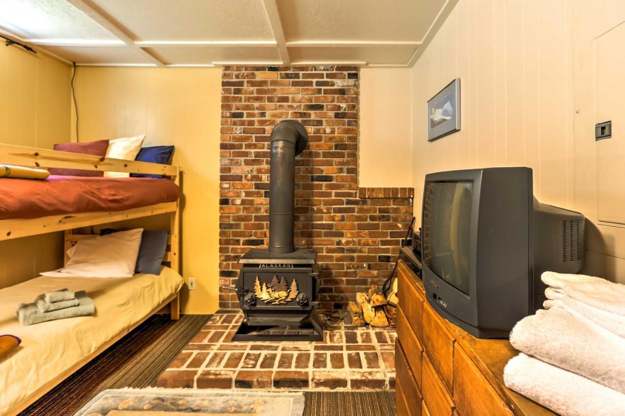 Riverside Winthrop Chalet With Hot Tub And 2 Decks! Екстериор снимка